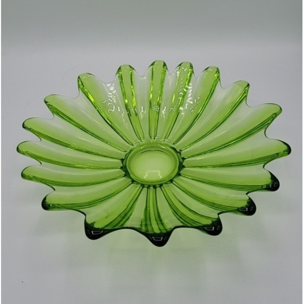 VTG Federal Glass Co Celestial Limelight Scalloped Sunburst Fruit Bowl